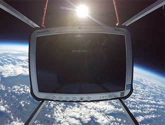 Panasonic - Toughpad en el espacio